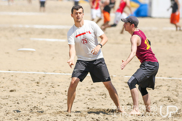 Action from 2016 USAU Beach Nationals