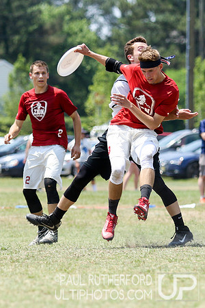Action from USAU College Division 1 Nationals