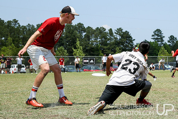 Action from USAU College Division 1 Nationals