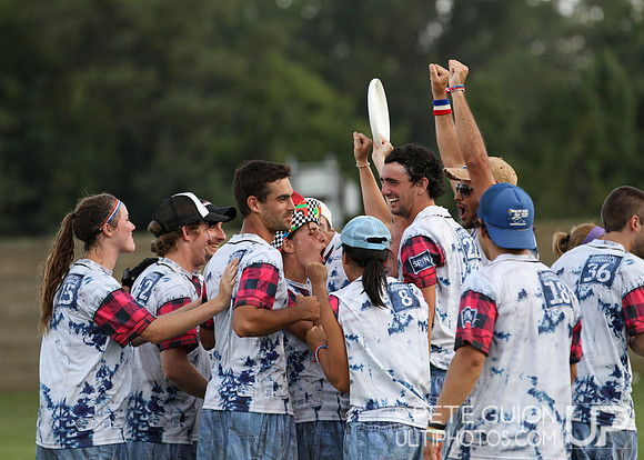 Round 5 of Mixed pool play of the Ultimate Capitol Sectionals