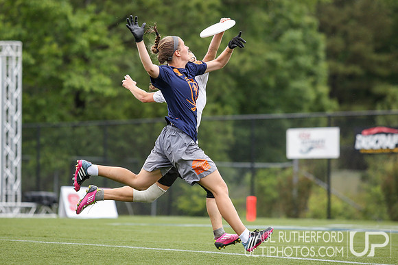Action from USAU College Division 1 Nationals