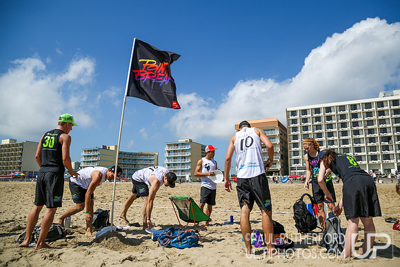Action from 2016 USAU Beach Nationals