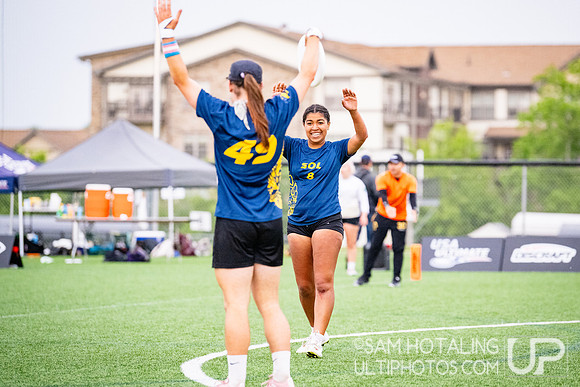 Women’s pool play at USAU DI College Championships