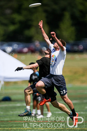 Action from USAU College Division 1 Nationals