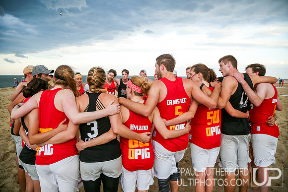 Action from 2016 USAU Beach Nationals