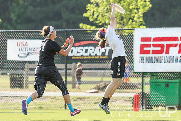 Action from USAU College Division 1 Nationals