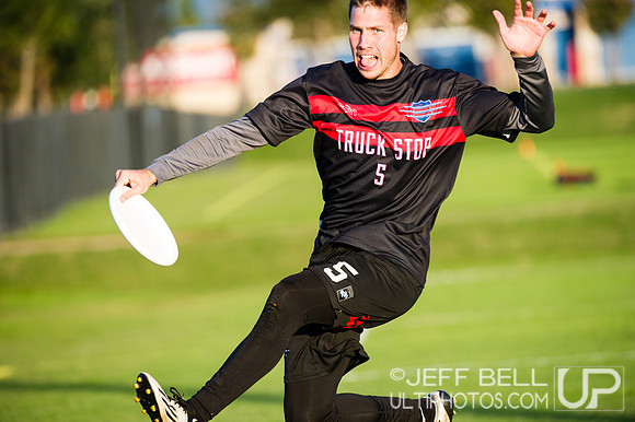 USAU_Nationals_2013_Friday_20131018_180543_JBP6561