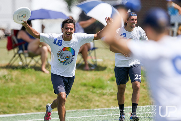 Action from USAU College Division 1 Nationals