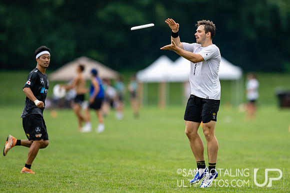 Buzz Bullets vs Wall City in pool play at World Ultimate Club Championships