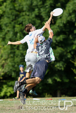Action from USAU College Division 1 Nationals