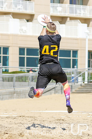 Action from 2016 USAU Beach Nationals