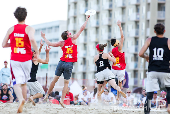 Action from 2016 USAU Beach Nationals