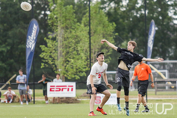 Action from USAU College Division 1 Nationals