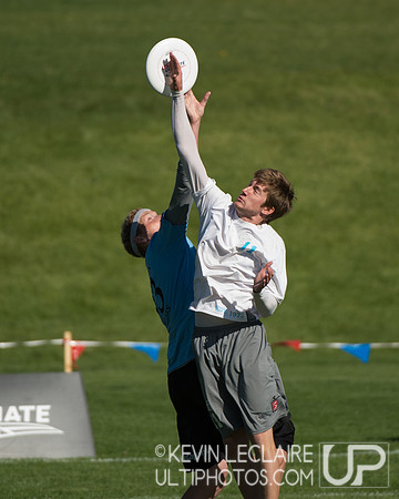 2012 USAU D-I College Championships Sunday Action