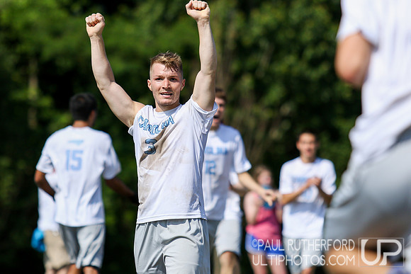 Action from USAU College Division 1 Nationals