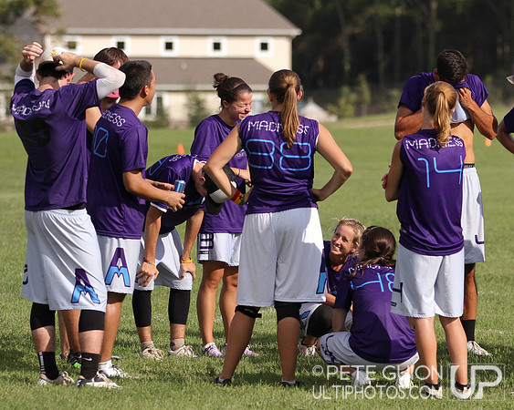 Round 5 of Mixed pool play of the Ultimate Capitol Sectionals