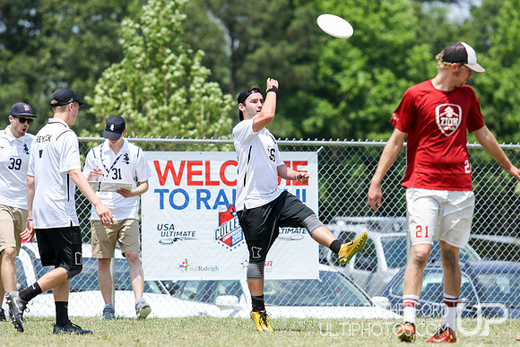 Action from USAU College Division 1 Nationals