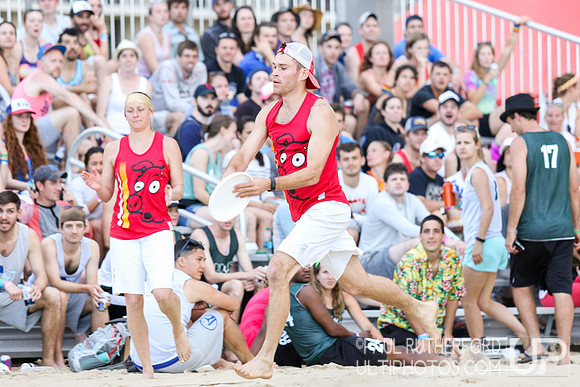 Action from 2016 USAU Beach Nationals