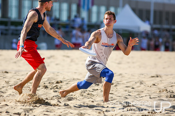 Action from 2016 USAU Beach Nationals