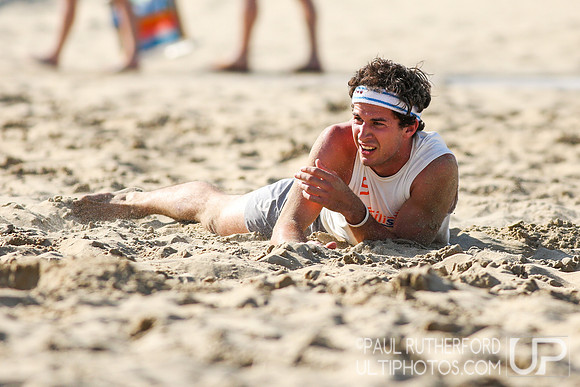 Action from 2016 USAU Beach Nationals