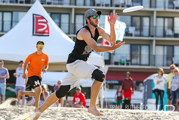 Action from 2016 USAU Beach Nationals