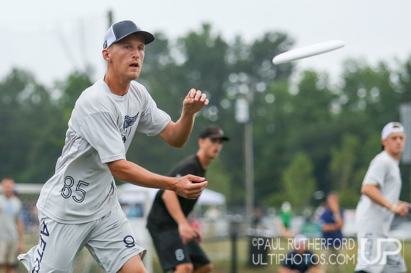 Action from USAU College Division 1 Nationals