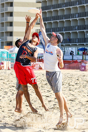 Action from 2016 USAU Beach Nationals