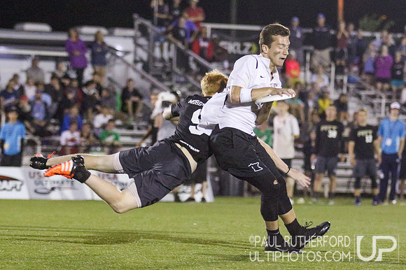 Action from USAU College Division 1 Nationals