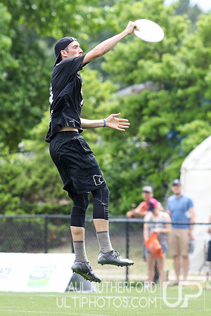 Action from USAU College Division 1 Nationals