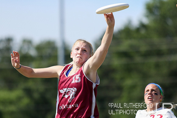 Action from USAU College Division 1 Nationals