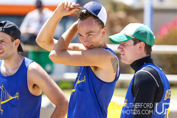 Action from 2016 USAU Beach Nationals