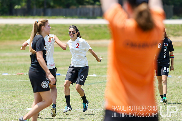 Action from USAU College Division 1 Nationals