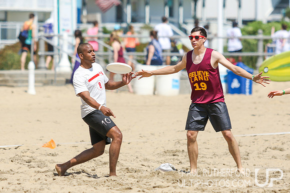 Action from 2016 USAU Beach Nationals