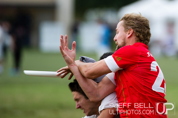 USAU_Nationals_2013_Friday_20131018_095135_JBP3567