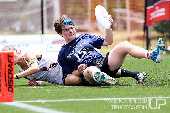 Action from USAU College Division 1 Nationals