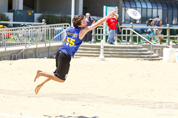 Action from 2016 USAU Beach Nationals