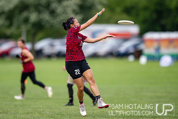 Chicago Nemesis vs Swampybarg in pool play at World Ultimate Club Championships