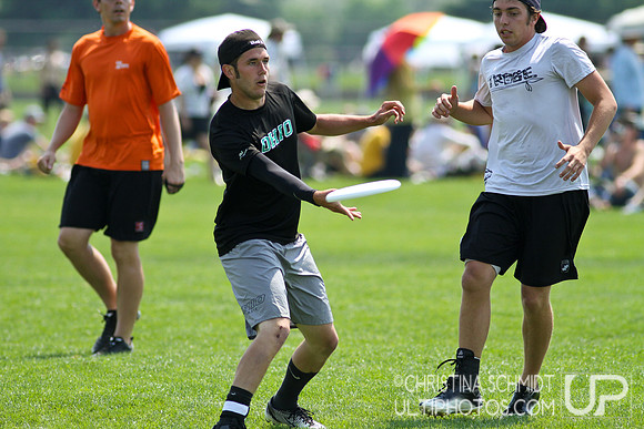2012 USAU D-I College Championships Saturday Round 4 Action