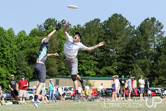Action from USAU College Division 1 Nationals
