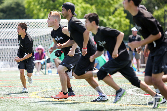 Action from USAU College Division 1 Nationals