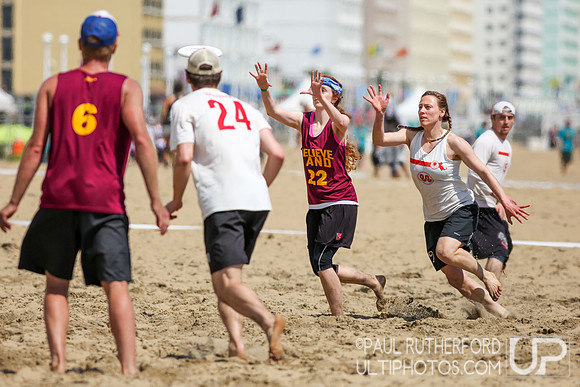 Action from 2016 USAU Beach Nationals