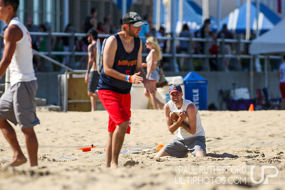 Action from 2016 USAU Beach Nationals