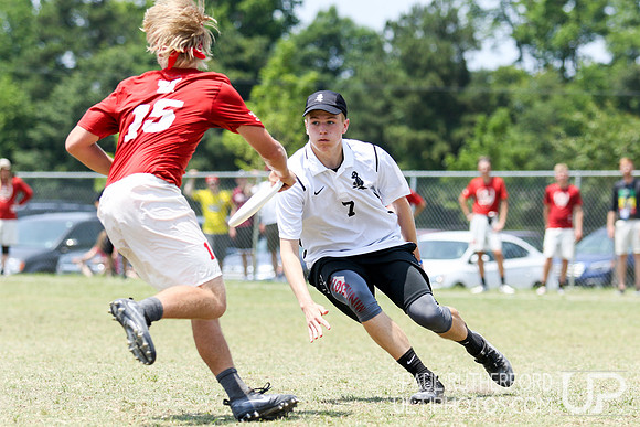 Action from USAU College Division 1 Nationals