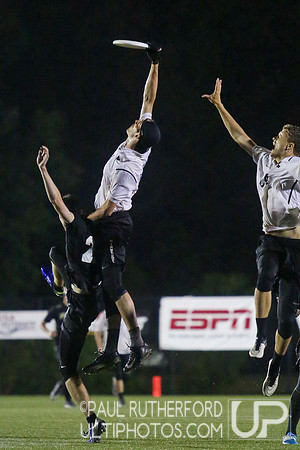 Action from USAU College Division 1 Nationals