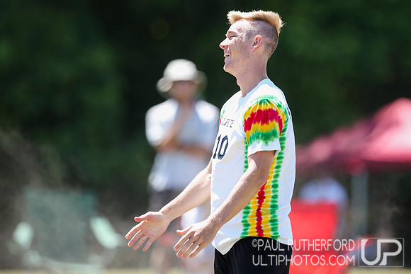 Action from USAU College Division 1 Nationals