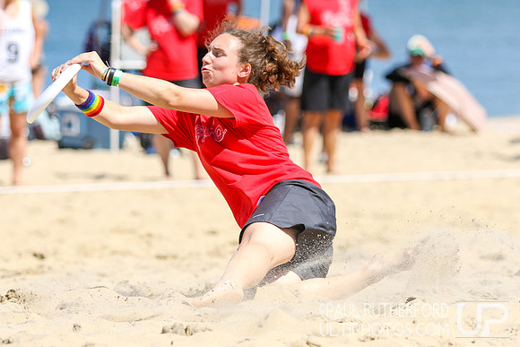 Action from 2016 USAU Beach Nationals