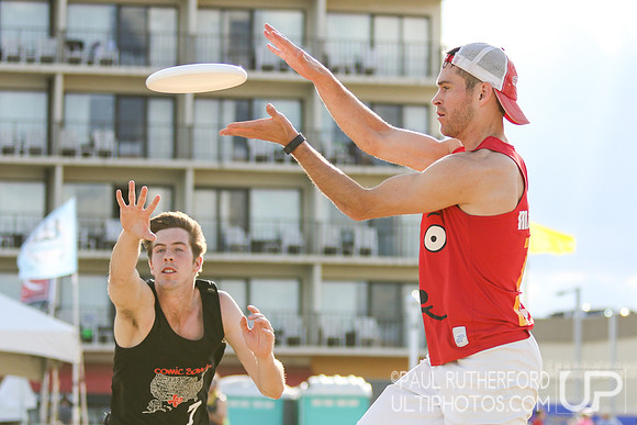 Action from 2016 USAU Beach Nationals