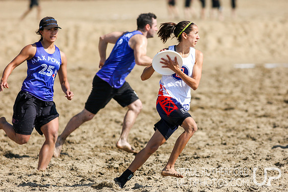 Action from 2016 USAU Beach Nationals