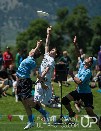 2012 USAU D-I College Championship Game Action