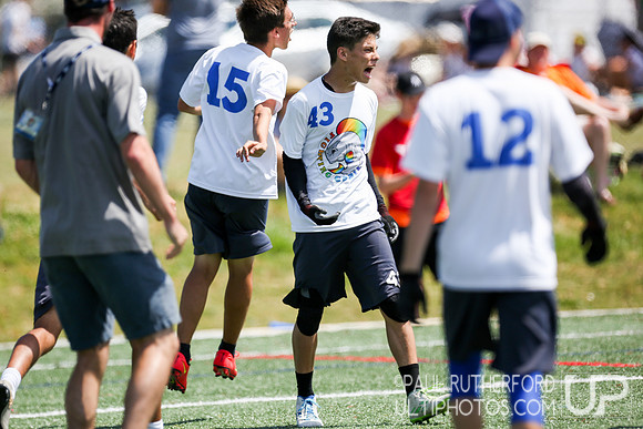Action from USAU College Division 1 Nationals